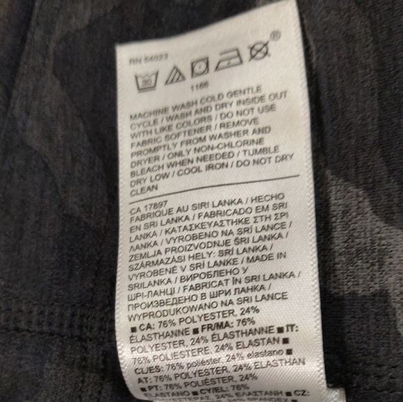 Athleta Ultimate Stash Pocket Camo 7/8 Tight, Heather Grey - Picture 16 of 16